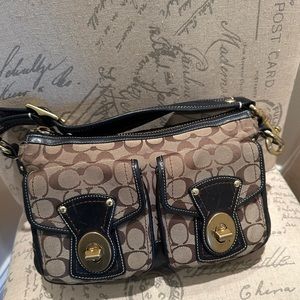 Coach Legacy Signature Shoulder Bag B0768-10339